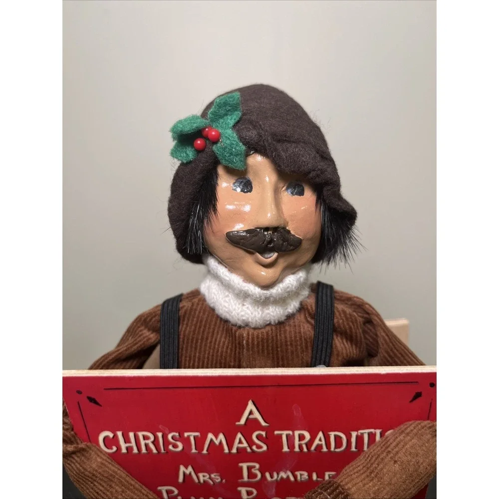 1994 Byers Choice Caroler Moyes Baker Plum Pudding Sign Man with Bell, Mint, New
